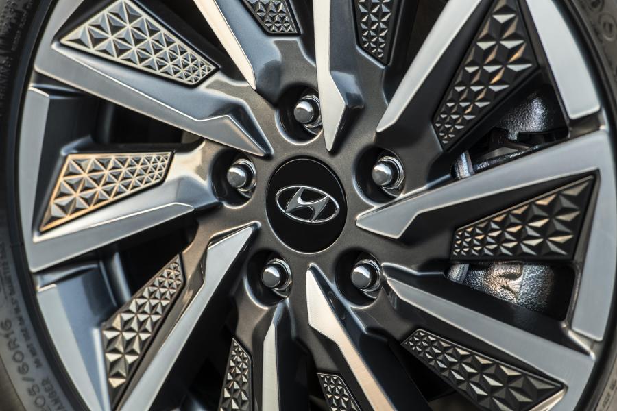 Колеса Hyundai IONIQ electric (AE) 2019 года  (NA) (фото 10 из 40)